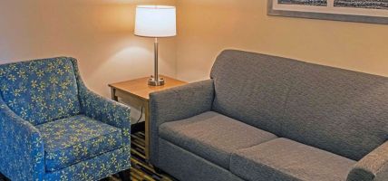 Hotel Quality Suites Lake Wright - Norfolk Airport