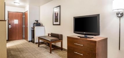 Hotel Comfort Suites at Par 4 Resort (Waupaca)