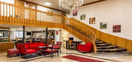 Econo Lodge Inn and Suites (Bloomington)