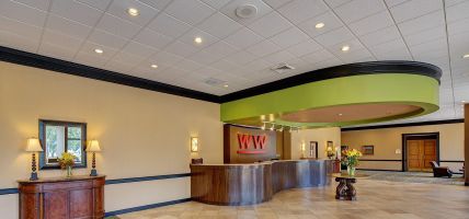 Whispering Woods Hotel and Conference Center (Olive Branch)