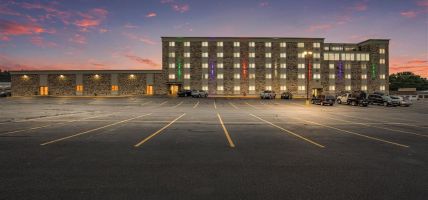 CLARION HOTEL AND CONVENTION CENTER (Baraboo)