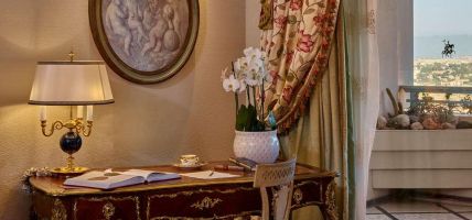 Dharma Hotel & Luxury Suites (Roma)