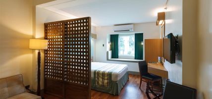 Hotel Microtel by Wyndham South Forbes near Nuvali (Silang)
