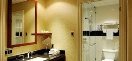 Hotel and Suites Le Dauphin Drummondville