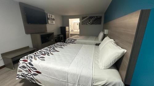 Days Inn By Wyndham Camden Ar - Camden, AR