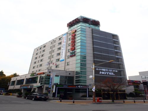 Songtan Metro Tourist Hotel (Pyeongtaek-si)