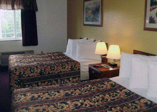 Rodeway Inn Salina North - Salina, KS