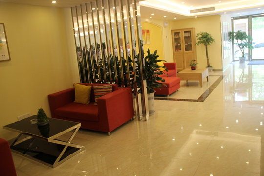 Hotel 如家-武汉民航小区长港路地铁站店 (Wuhan)