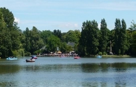 Biederstein Am Englischen Garten