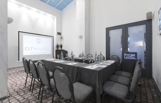 City Hotel