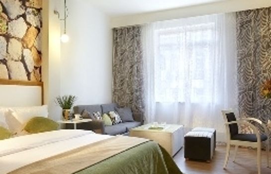 City Hotel