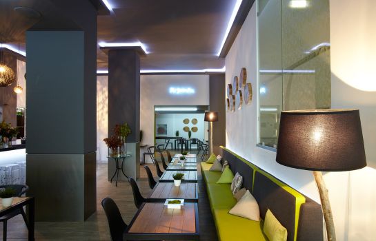 City Hotel