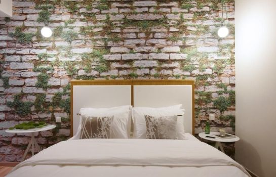 City Hotel