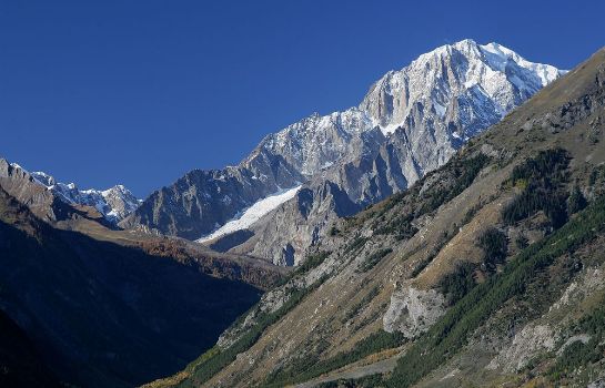 Mont Blanc Hotel Village