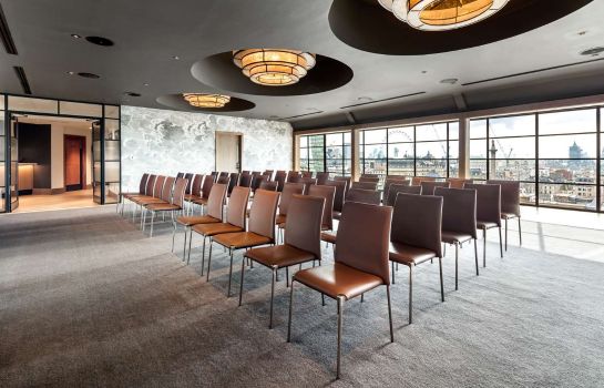 RADISSON BLU HAMPSHIRE LONDON