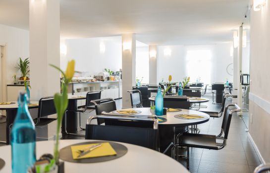 Santoni Freelosophy Hotel