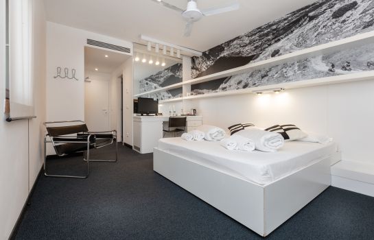 Santoni Freelosophy Hotel