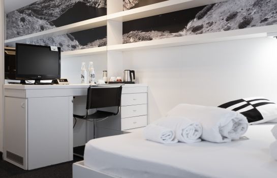 Santoni Freelosophy Hotel