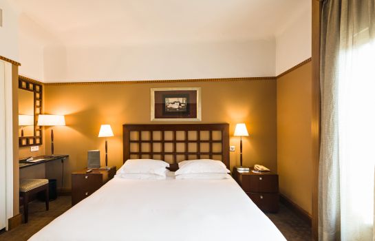 Best Western Plus Mercedes Arc de Triomphe