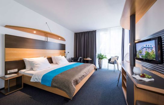 Hotels Near Graf Zeppelin Haus