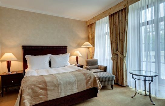 RADISSON BLU CARLTON BTS