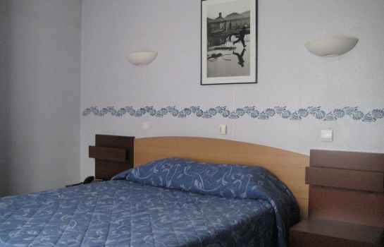 Le Domino Contact Hotel