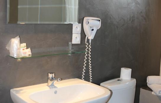 Le Domino Contact Hotel