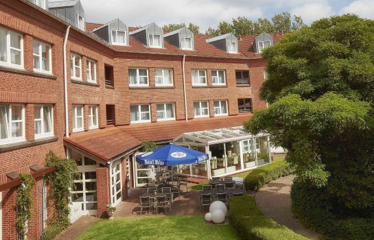 Hotels Near Holstein Stadium