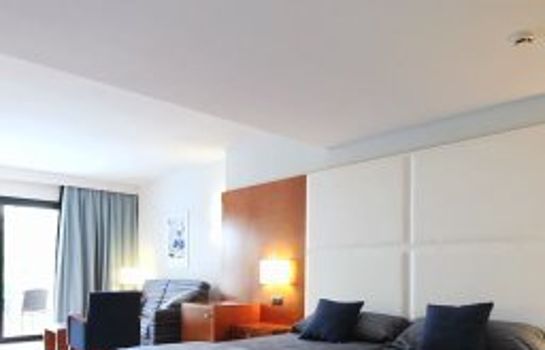 Protur Palmeras Playa Aparthotel