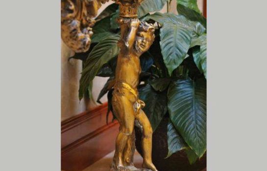 Clarion Collection Principessa Isabella