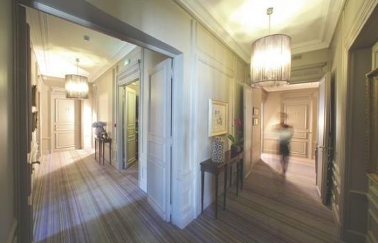 Champs Elysees Plaza Hotel