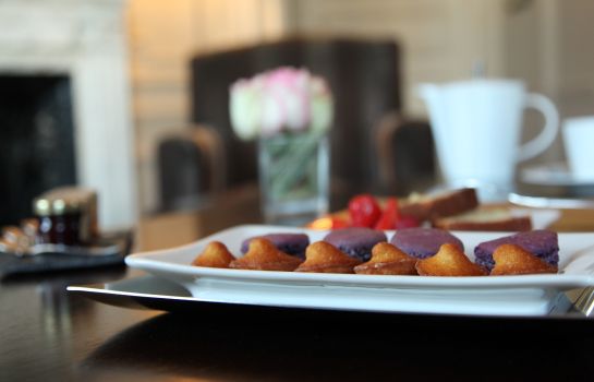 Champs Elysees Plaza Hotel