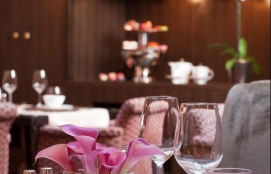 Champs Elysees Plaza Hotel
