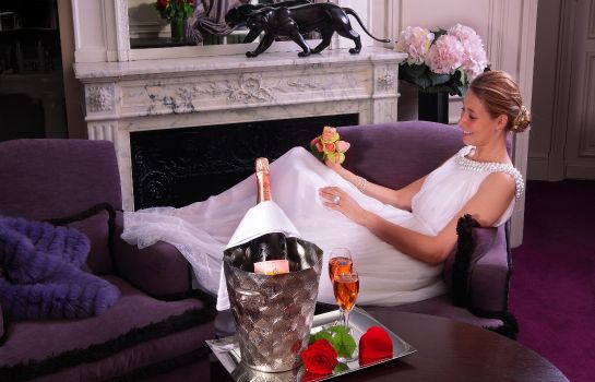 Champs Elysees Plaza Hotel