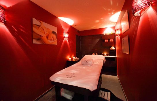Champs Elysees Plaza Hotel