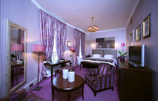Champs Elysees Plaza Hotel