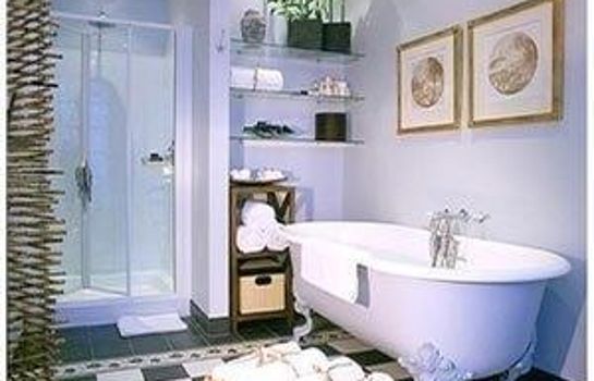Champs Elysees Plaza Hotel