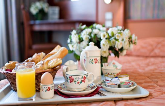 Hotel Abrial Batignolles Paris 17