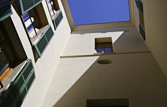 Petit Palace Tres