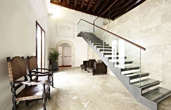 Petit Palace Tres