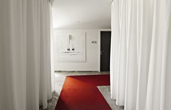 Petit Palace Tres