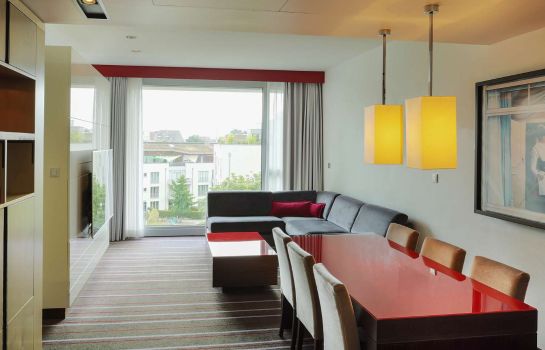 RADISSON BLU MEDIA HARBOUR DUS