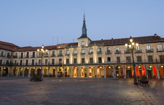 NH Collection Leon Plaza Mayor