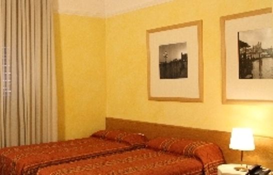 Club Hotel