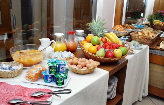 TROYON HOTEL