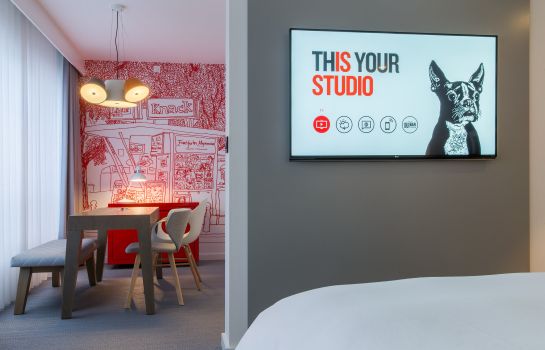 Brussels Radisson Red Hotel