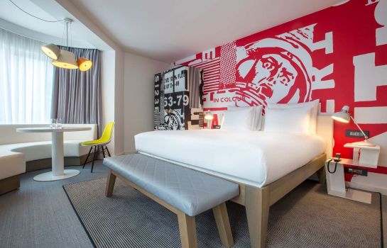 Brussels Radisson Red Hotel