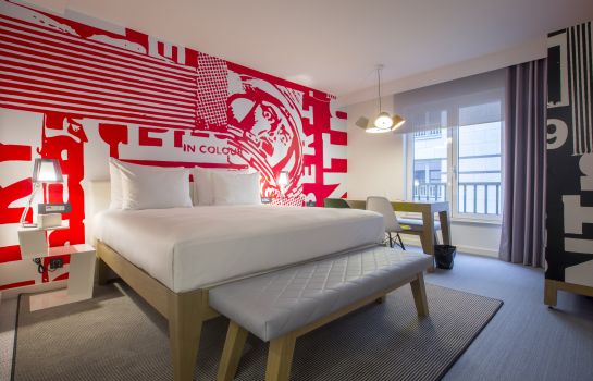 Brussels Radisson Red Hotel