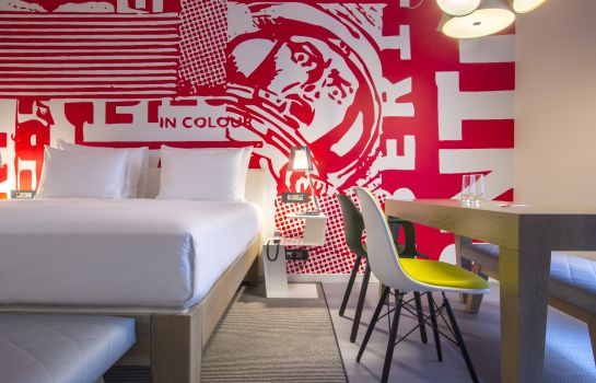 Brussels Radisson Red Hotel