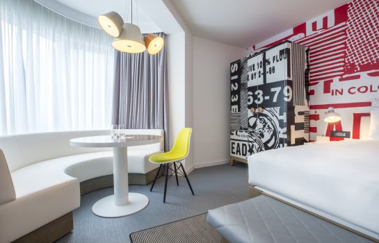 Brussels Radisson Red Hotel